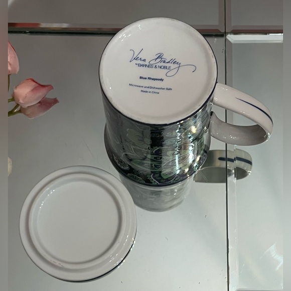 Vera Bradley Coffee/Tea Mug in Blue Rhapsody Pattern w Lid, Barnes & Noble - Picture 6 of 7